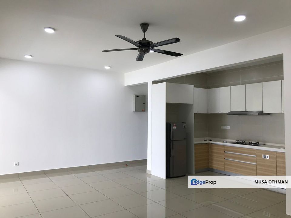 END UNIT, PARTIALLY FURNISHED, V Residensi 2, Sek 22 Shah Alam, Selangor, Shah Alam