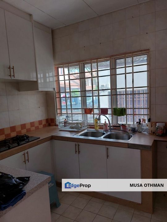 PARTIALLY FURNISHED 2 Storey End lot house, Jln Plumbum, Sek 7, Shah Alam, Selangor, Shah Alam