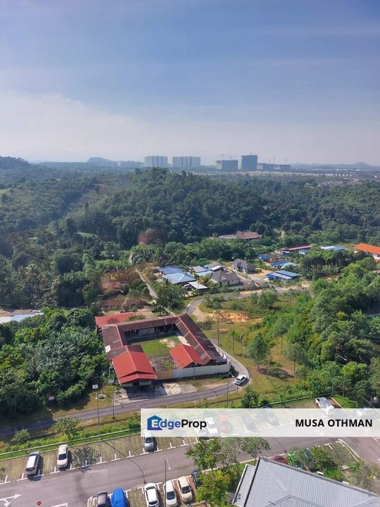 BELOW MARKET | HIGH FLOOR END UNIT APARTMENT @ D’CERRUM, SEMENYIH, Selangor, Semenyih