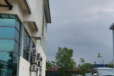 RENOVATED 3 Storey Semi D Factory, Tiong Nam Industrial Park, Sek 15, Shah Alam