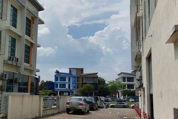 RENOVATED 3 Storey Semi D Factory, Tiong Nam Industrial Park, Sek 15, Shah Alam