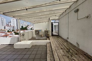 Centrio SoHo @ Pantai Hillpark