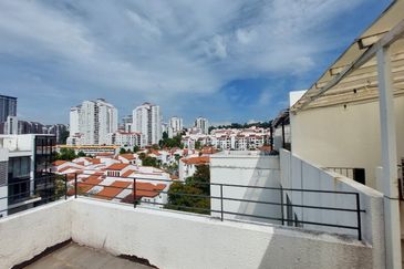 Centrio SoHo @ Pantai Hillpark