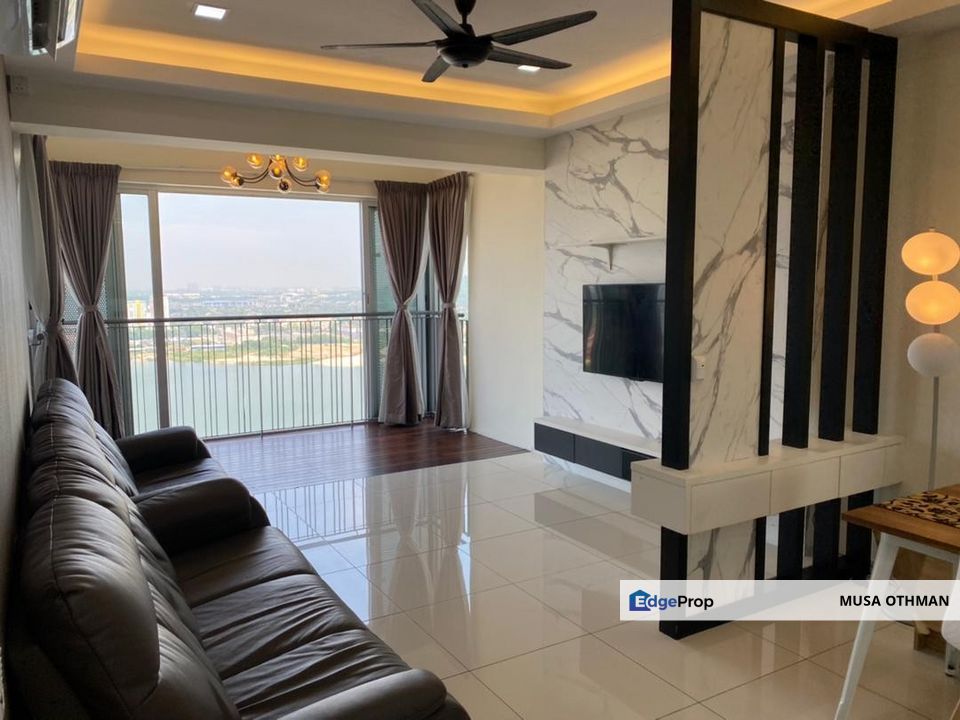 PARTIALLY FURNISHED Corner unit condominium, Elevia Residence, Puchong, Selangor, Puchong