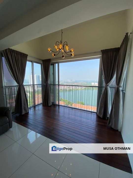 PARTIALLY FURNISHED Corner unit condominium, Elevia Residence, Puchong, Selangor, Puchong