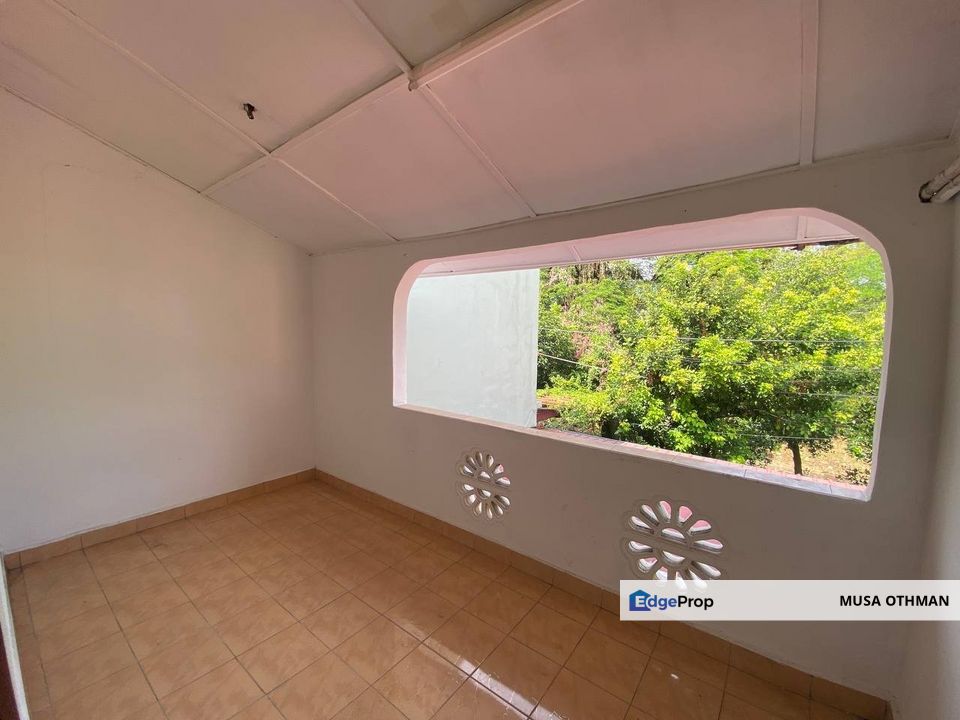 Partially Furnished, 2 storey house, Sek 27, Shah Alam, Selangor, Shah Alam