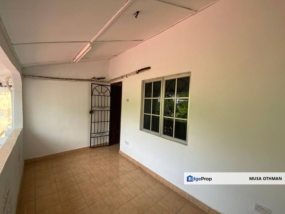 Partially Furnished, 2 storey house, Sek 27, Shah Alam, Selangor, Shah Alam