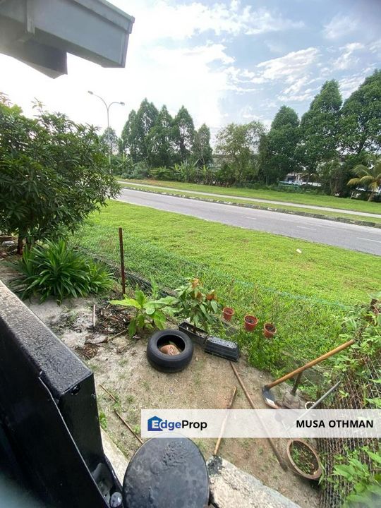 PARTIALLY FURNISHED,  1 Storey Semi D house, Sek 30, Shah Alam, Selangor, Shah Alam