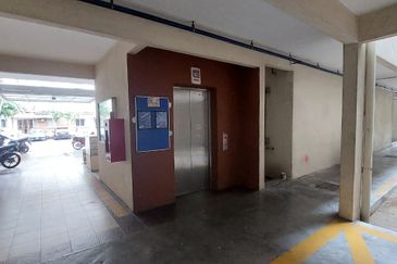 Camellia Court Taman Impian Putra