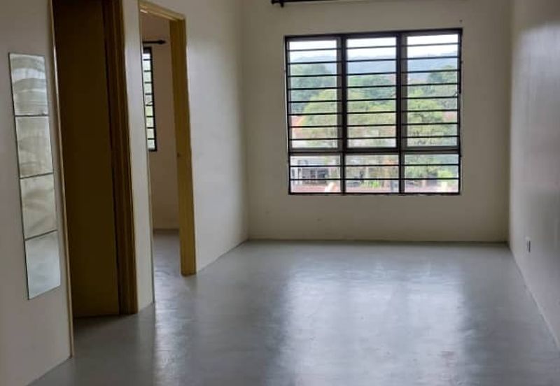 Camellia Court Taman Impian Putra