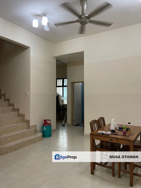 Live Comfortably in Seksyen 7 | Spacious 3-Storey Superlink, Selangor, Shah Alam