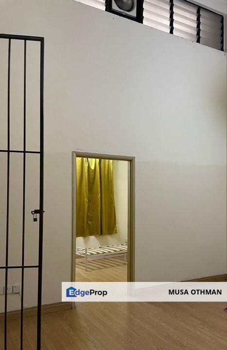 Live Comfortably in Seksyen 7 | Spacious 3-Storey Superlink, Selangor, Shah Alam