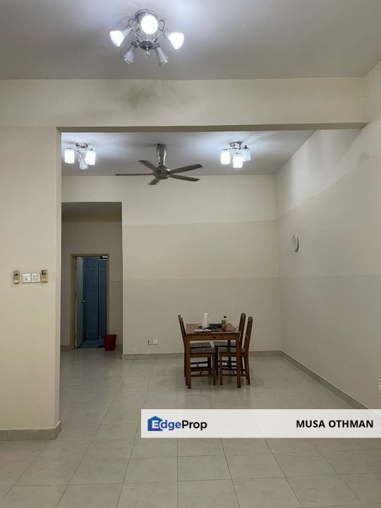 Live Comfortably in Seksyen 7 | Spacious 3-Storey Superlink, Selangor, Shah Alam