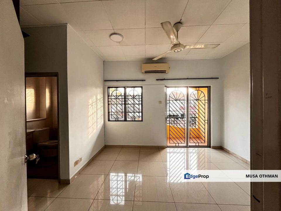 Move in ready, 4R3B, Priced to rent fast, Selangor, Puchong