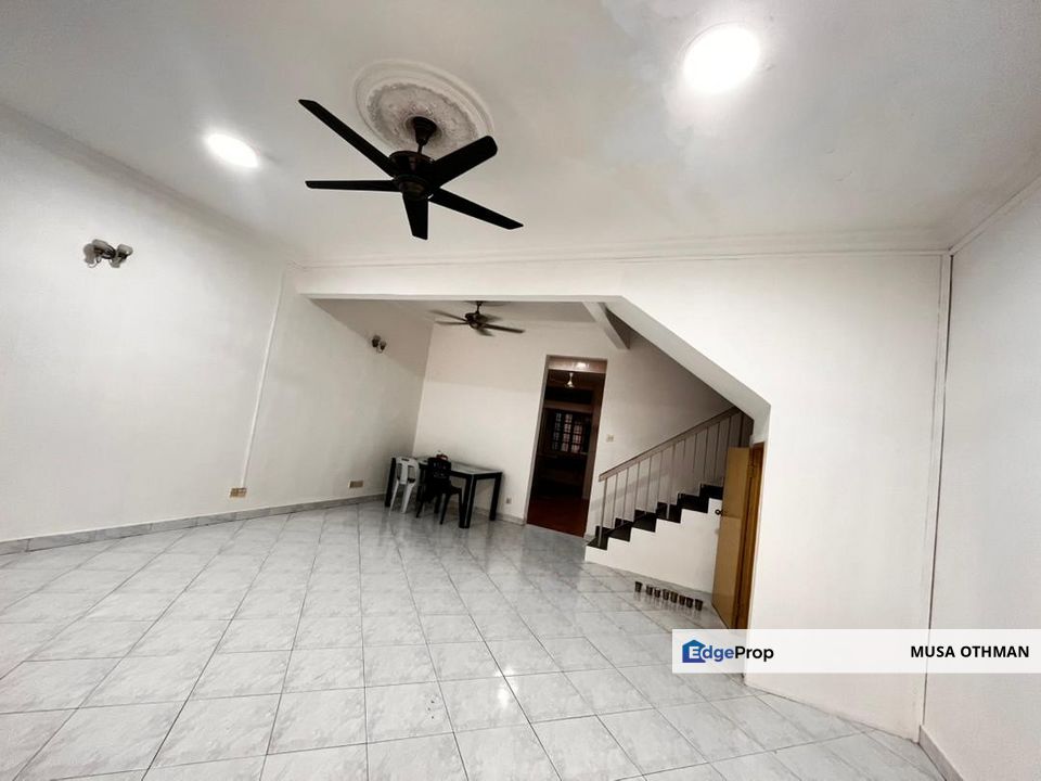 Move in ready, 4R3B, Priced to rent fast, Selangor, Puchong