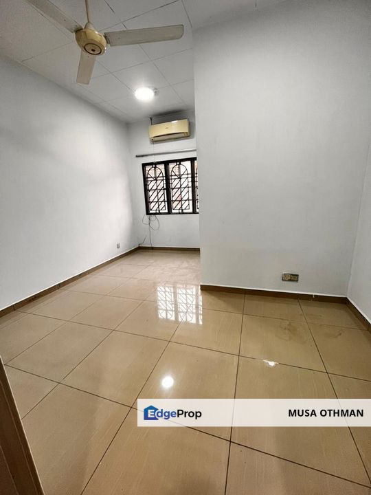 Move in ready, 4R3B, Priced to rent fast, Selangor, Puchong