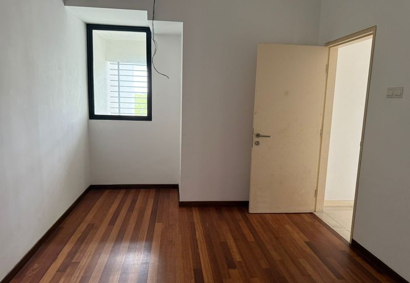 Renai Jelutong Residences