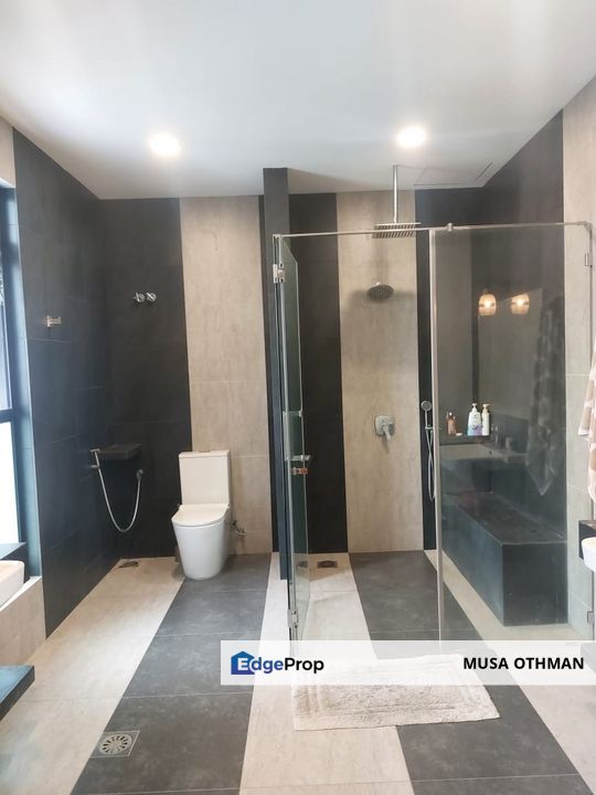 TRI - LEVEL HARMONY: VERTICAL LUXURY MEETS FAMILY FLOW, Selangor, Shah Alam