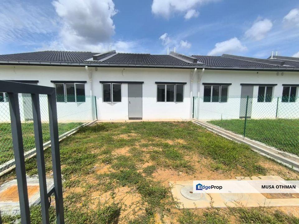 1 storey Terrace Intermediate house, Taman  Salak Kasturi Fasa 2, Sepang Selangor , Selangor, Sepang