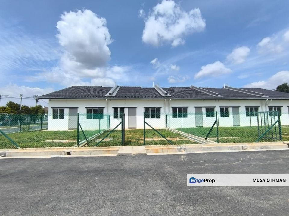 1 storey Terrace Intermediate house, Taman  Salak Kasturi Fasa 2, Sepang Selangor , Selangor, Sepang