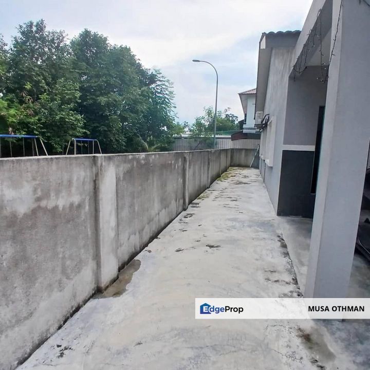 FACING OPEN, 1 storey End Lot house, Jalan Besi, Sek 29, Shah Alam , Selangor, Shah Alam
