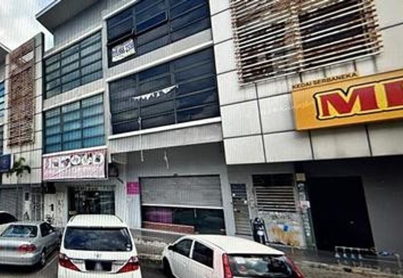 32 Avenue, Bukit Serdang