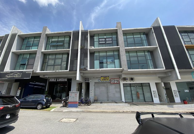 32 Avenue, Bukit Serdang