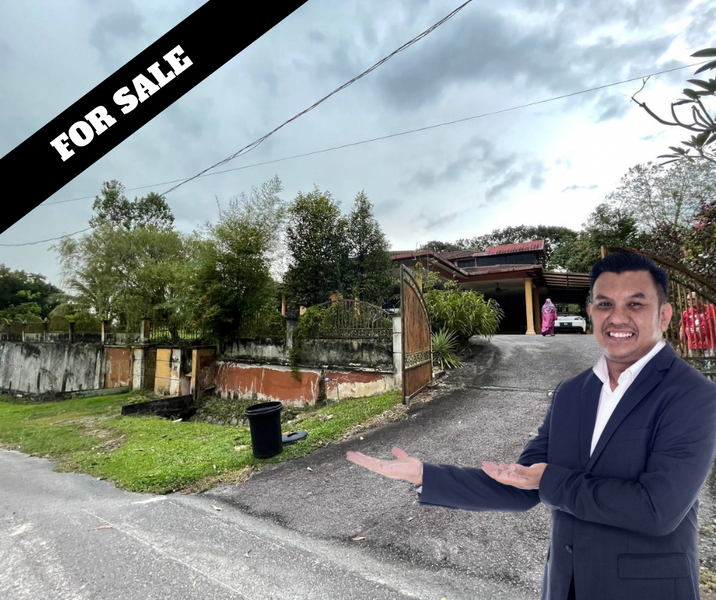HUGE LAND 1.5 Storey Bungalow Sungai Kantan Kajang, Selangor, Kajang