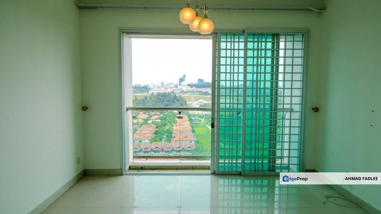 PERFECT CONDITION Solaris Dutamas Condominium, KL, Kuala Lumpur, Dutamas