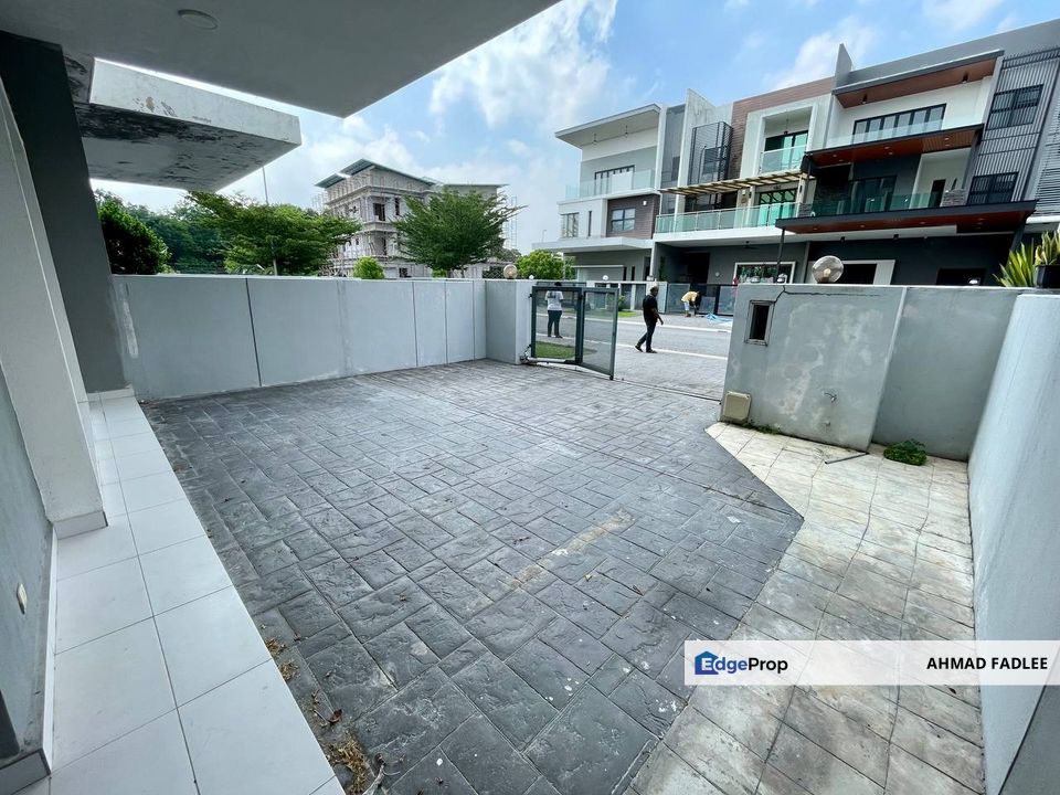 INDIVIDUAL TITLE 3 Storey Superlink Pearl Residence, Taman Saujana Mutiara Kajang, Selangor, Cheras South