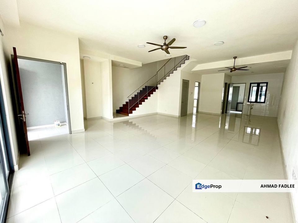 INDIVIDUAL TITLE 3 Storey Superlink Pearl Residence, Taman Saujana Mutiara Kajang, Selangor, Cheras South