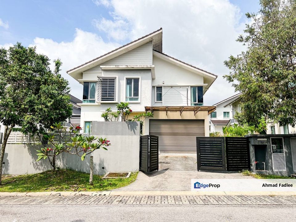 Peaceful Area Double Storey Bungalow Villa Safira Kajang For Sale, Selangor, Kajang