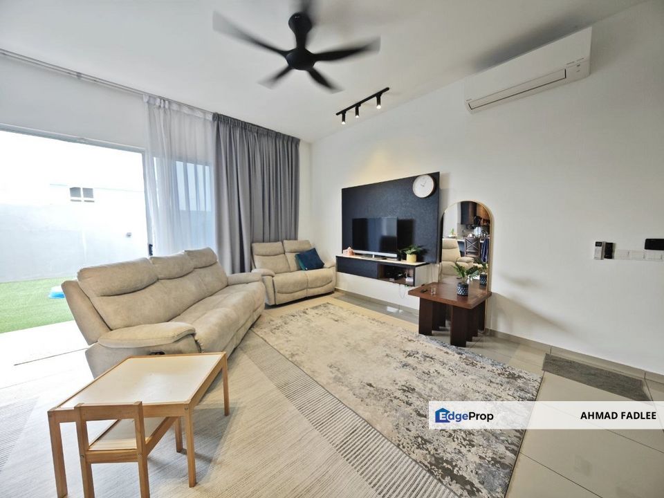 Renovated Double Storey Terrace in Serenia City Arina Kota Warisan Sepang For Sale, Selangor, Sepang