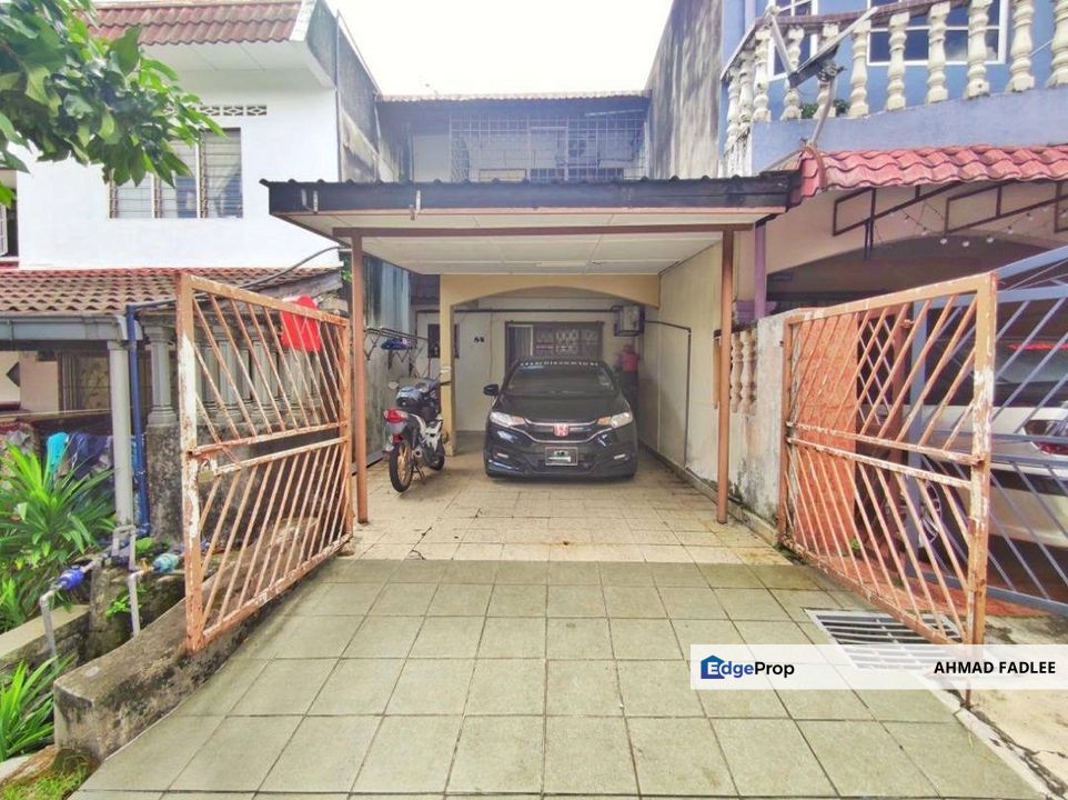 Individual Title Double Storey Terrace in Taman Sri Gombak Fasa 9 For Sale, Selangor, Gombak
