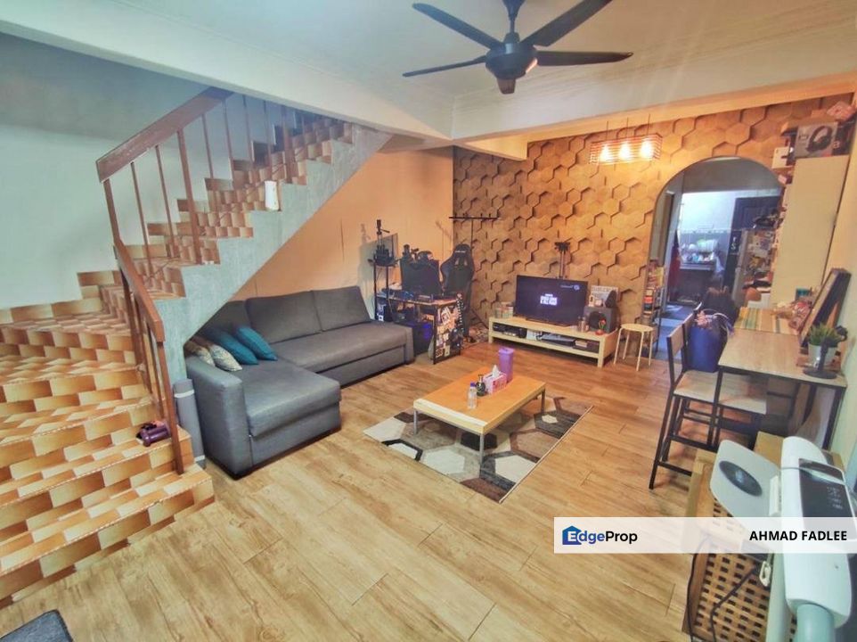 Individual Title Double Storey Terrace in Taman Sri Gombak Fasa 9 For Sale, Selangor, Gombak