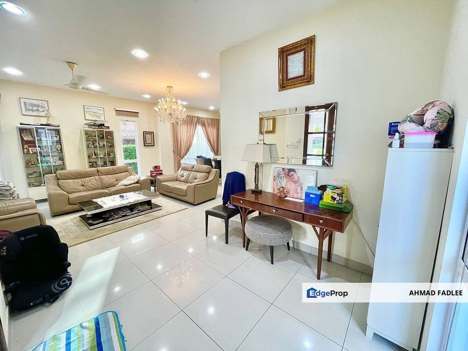 Elite Area Double Storey Semi-D in Sri Carcosa Seremban 2 Negeri Sembilan For Sale, Negeri Sembilan, Seremban