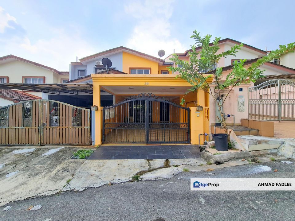 Good Condition Double Storey Terrace in Taman Selayang Mulia Batu Caves For Sale, Selangor, Selayang