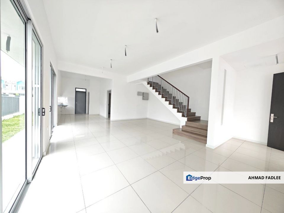 End Lot Double Storey Terrace in Serenia City Ariya Kota Warisan Sepang For Sale, Selangor, Sepang