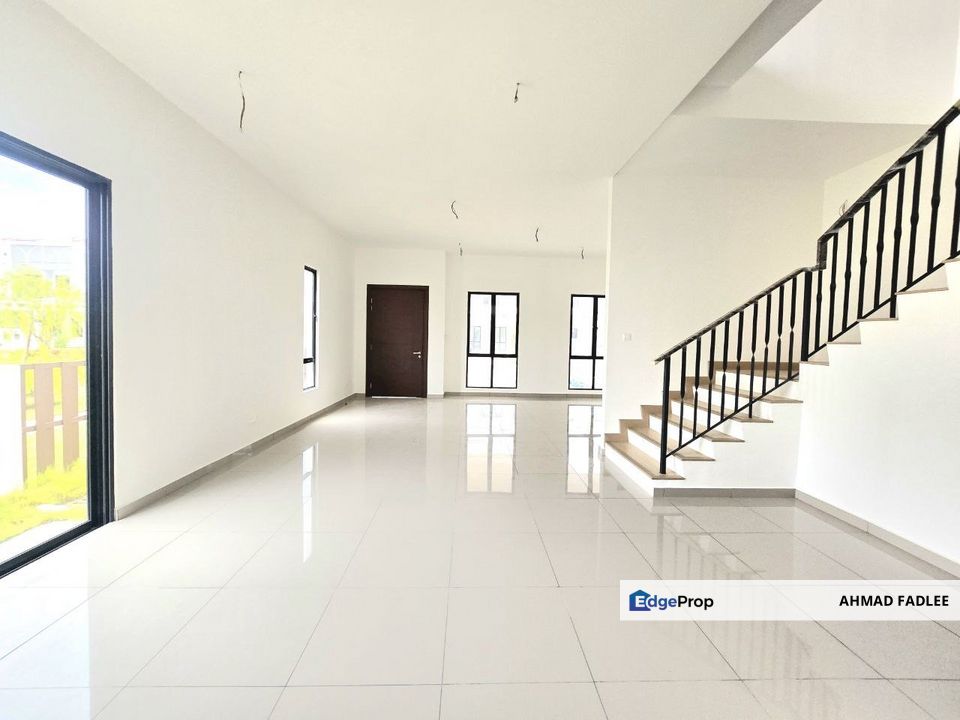 Setia Safiro Cyberjaya, 2 Storey Terrace For Sale, End Lot Unit, Selangor, Cyberjaya