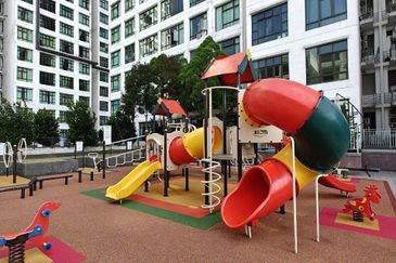 D'Summit Residences @ Kempas Utama