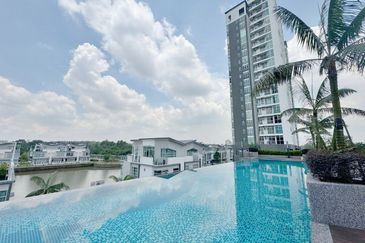 Seri Austin Luxury Apartment