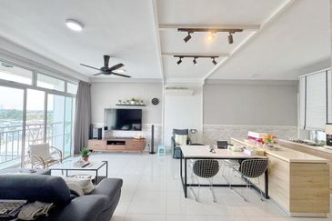 Seri Austin Luxury Apartment