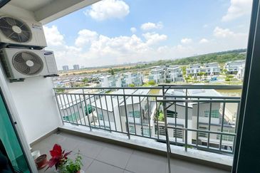 Seri Austin Luxury Apartment