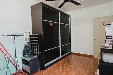 Lily & Jasmine Apartment