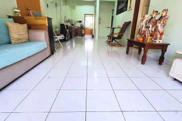 Lily & Jasmine Apartment