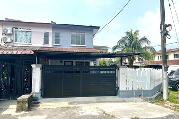 Taman Tanjung Puteri Resort