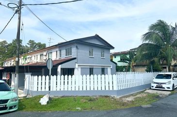 Taman Tanjung Puteri Resort