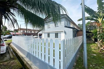 Taman Tanjung Puteri Resort