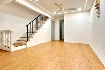 Jalan Bunga Raya, Taman Sri Lalang, Ayer Hitam