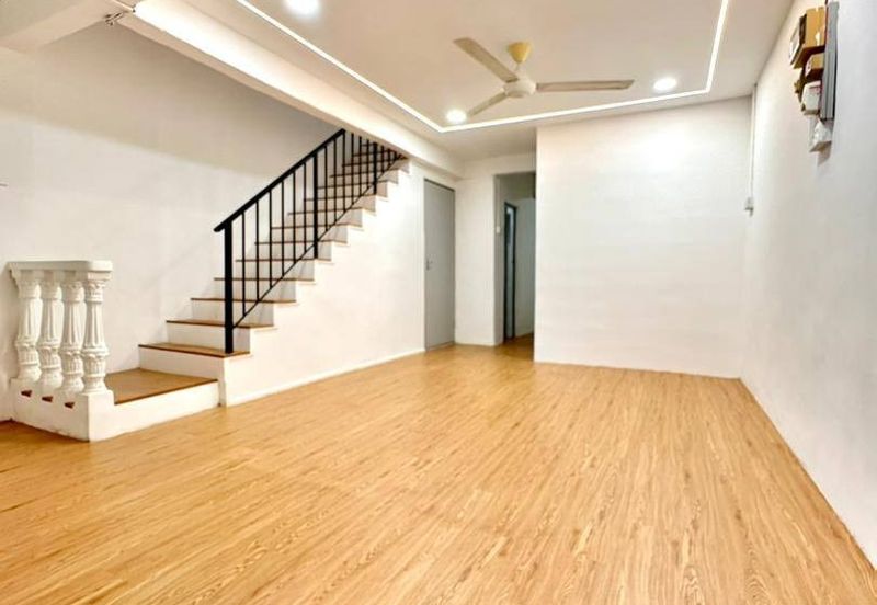 Jalan Bunga Raya, Taman Sri Lalang, Ayer Hitam